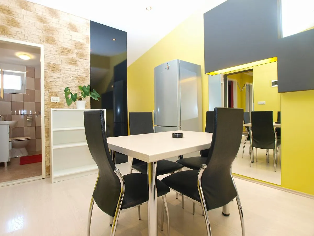 Apartment Vera 1623 Fazana